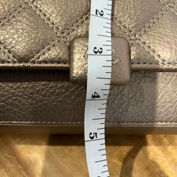 Wrangler‎ metallic quilted crossbody bag with guitar type strap NWOT - Picture 10 of 10